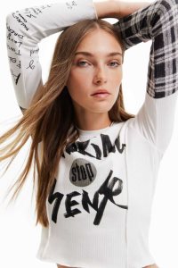 Desigual Flocked with handwritten details Tricko Damske | NKFV-51067